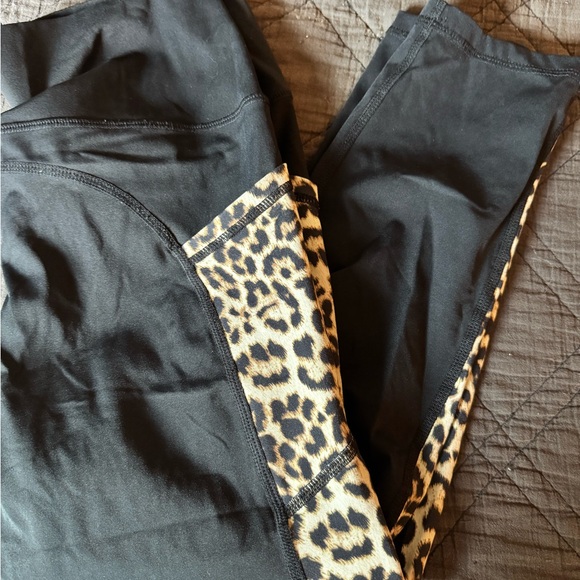 ZYIA Brown and Black Sports Bra & Leggings Set - Picture 5 of 7